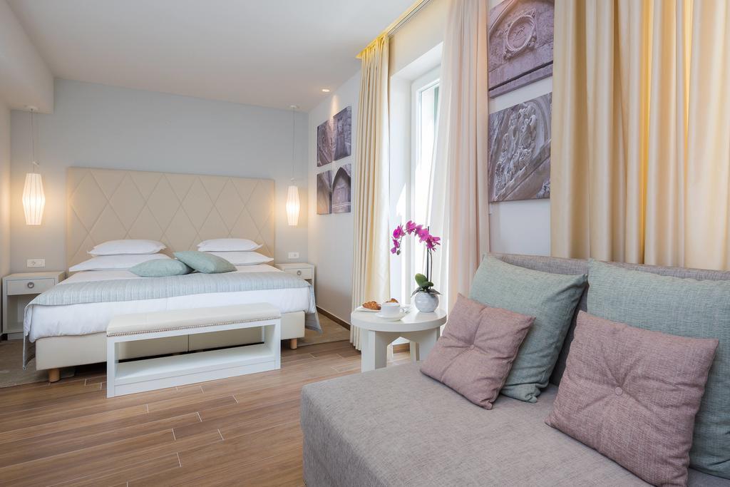 Balatura The Fine Bed&Breakfast Split Exteriör bild
